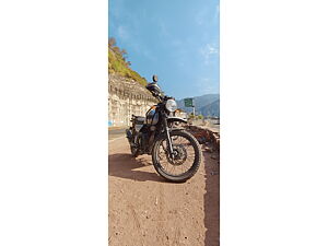 Second Hand Royal Enfield Himalayan Pine Green and Dune Brown in Panchkula