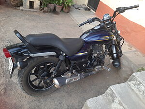 Second Hand Bajaj Avenger Standard in Satara