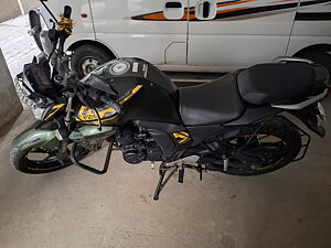 Second Hand Yamaha FZ Standard in Gandhinagar