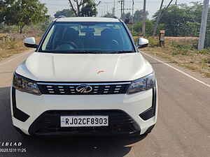 Second Hand महिंद्रा xuv300 w6 1.2 पेट्रोल in अलवर