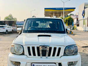 Second Hand Mahindra Scorpio VLX 2WD BS-III in Lucknow