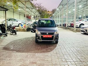 Second Hand मारुति सुज़ुकी वैगन आर vxi एएमटी in लखनऊ