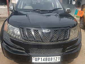 Second Hand महिंद्रा XUV500 w8 in मेरठ