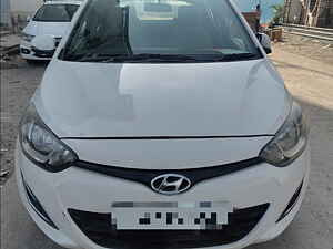 Second Hand हुंडई i20 मैग्ना 1.4 crdi in देहरादून