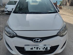 Second Hand Hyundai i20 Magna 1.4 CRDI in Dehradun