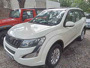 Second Hand महिंद्रा XUV500 w10 in देहरादून