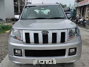 Second Hand महिंद्रा tuv300 t10 in देहरादून