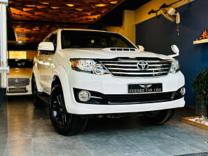 Second Hand Toyota Fortuner 4x2 AT in Chandigarh