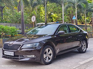 Second Hand Skoda Superb Style TSI AT in Mumbai