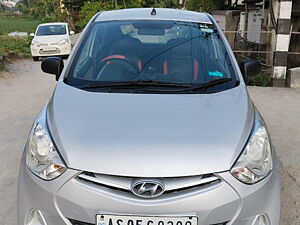 Second Hand Hyundai Eon Era + in Guwahati