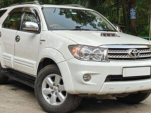 Second Hand Toyota Fortuner 3.0 MT in Mumbai