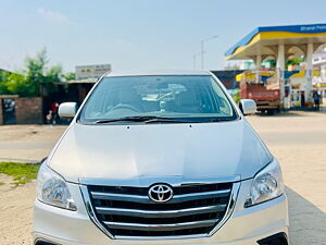 Second Hand Toyota Innova 2.5 G 7 STR BS-III in Lucknow