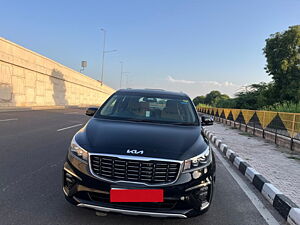 Second Hand Kia Carnival Limousine Plus 7 STR in Meerut