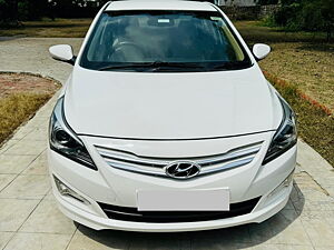 Second Hand Hyundai Verna SX 1.6 CRDi in Lucknow