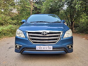 Second Hand Toyota Innova 2.5 VX 8 STR BS-IV in Mumbai