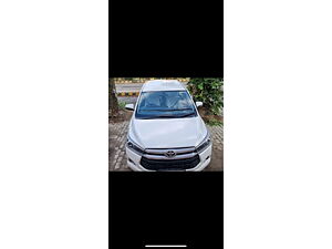 Second Hand Toyota Innova Crysta 2.4 V Diesel in Kanpur