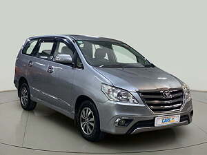 Second Hand Toyota Innova 2.5 VX 8 STR BS-III in Chandigarh