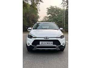 Second Hand हुंडई i20 एक्टिव 1.4 sx in चंडीगढ़