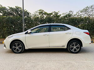 Second Hand Toyota Corolla Altis VL AT Petrol in Delhi