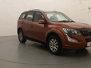 Second Hand Mahindra XUV500 W10 AT 1.99 in Mumbai