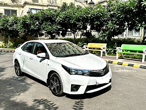 Second Hand Toyota Corolla Altis 1.8 G in Delhi