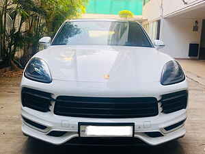 Second Hand पोर्शे काइएन 3.2 v6 पेट्रोल in पुणे