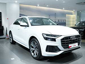 Second Hand Audi Q8 Celebration in Mumbai