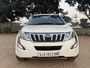 Second Hand महिंद्रा XUV500 w6 in अहमदाबाद