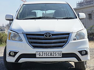 Second Hand Toyota Innova 2.5 G4 8 STR in Surat