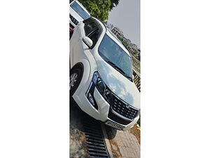 Second Hand Mahindra XUV500 W9 [2018-2020] in Lucknow