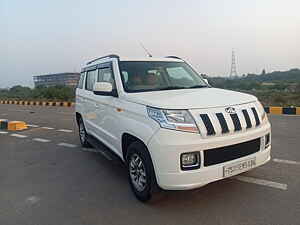 Second Hand महिंद्रा tuv300 t8 in हैदराबाद