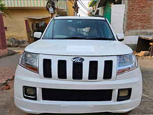 Second Hand महिंद्रा tuv300 t4 प्लस in बडोही