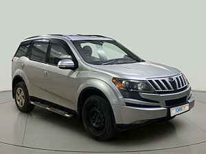 Second Hand महिंद्रा XUV500 w6 in मुंबई