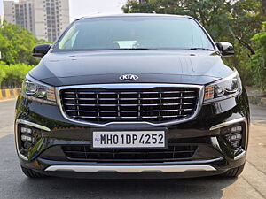 Second Hand Kia Carnival Limousine Plus 7 STR in Mumbai