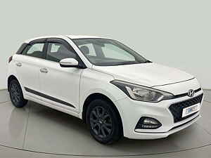 Second Hand हुंडई एलीट i20 स्पोर्टज़ 1.2 in अहमदाबाद