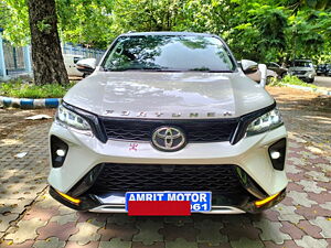 Second Hand Toyota Fortuner 2.8 4X4 AT in Kolkata