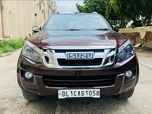 Second Hand Isuzu D-Max V-Cross 4x4 in Delhi