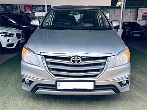 Second Hand Toyota Innova 2.5 VX BS III 8 STR in Bangalore