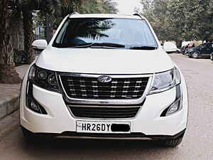 Second Hand महिंद्रा XUV500 w11 in दिल्ली