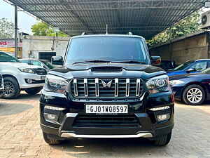 Second Hand Mahindra Scorpio S11 MT 7S in Ahmedabad