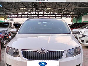 Second Hand Skoda Octavia Elegance 2.0 TDI AT in Coimbatore