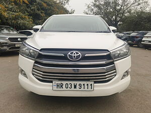 Second Hand Toyota Innova Crysta 2.4 G 8 STR [2016-2017] in Delhi