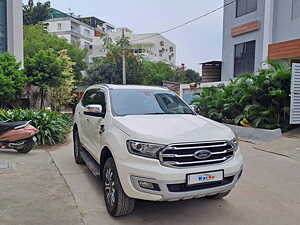 Second Hand Ford Endeavour Titanium Plus 3.2 4x4 AT in Hyderabad