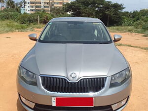 Second Hand Skoda Octavia Ambition 2.0 TDI AT in Bangalore