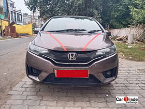 Second Hand Honda Jazz V Petrol in Kanpur