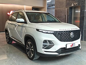 Second Hand MG Hector Plus Sharp 1.5 Petrol Turbo CVT 6-STR in Ahmedabad