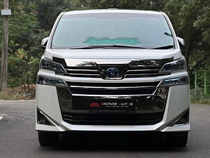 Second Hand Toyota Vellfire Hybrid in Chennai