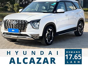 Second Hand Hyundai Alcazar Platinum (O) 6 STR 2.0 Petrol AT in Mohali