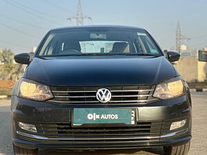 Second Hand Volkswagen Vento Highline Diesel AT in Mohali