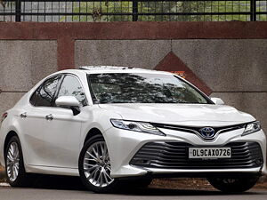 Second Hand Toyota Camry Hybrid in Delhi